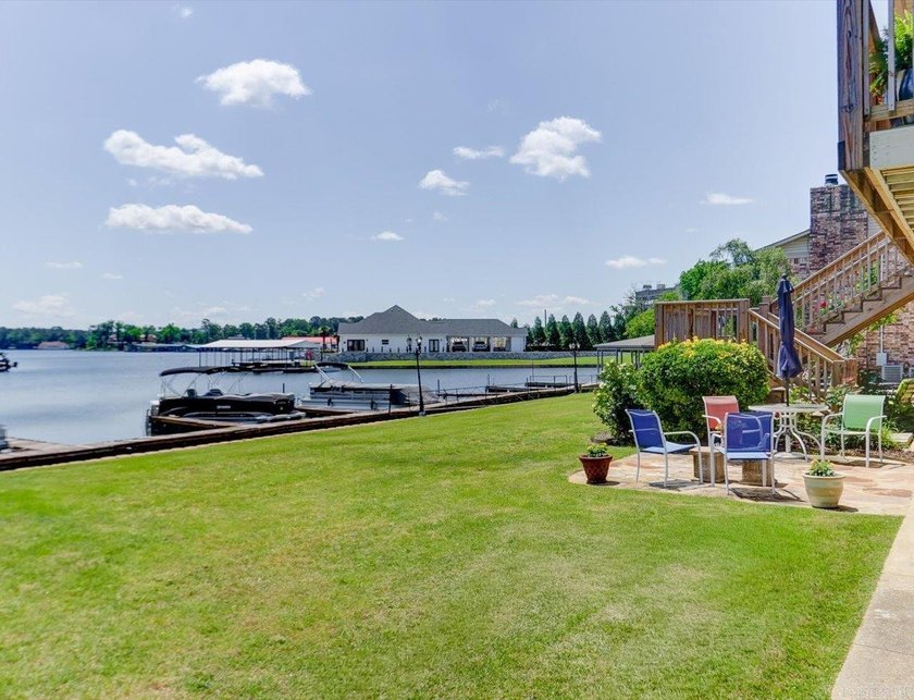 A Wonderful Lakefront Condo that Lives like a House Rather than - photo 29