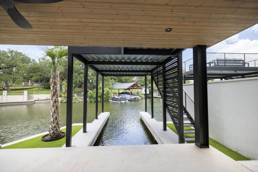 Experience unparalleled luxury living in this stunning - photo 3