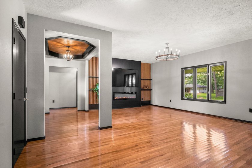 Recently Remodeled Brick-Front Home on the Edge of Town with - photo 11