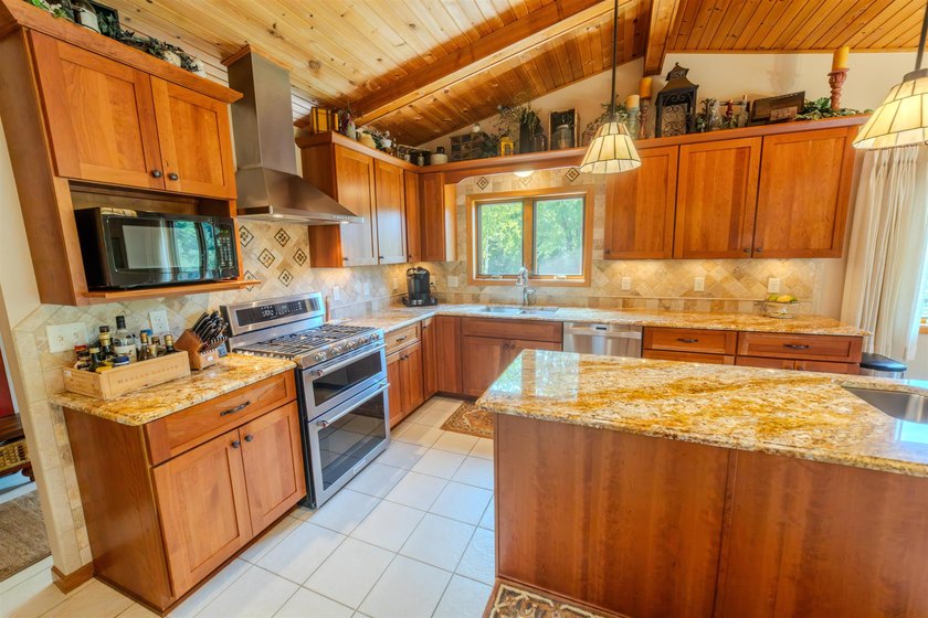 Discover your dream lifestyle in this extraordinary 4-BR, 3BA - photo 23