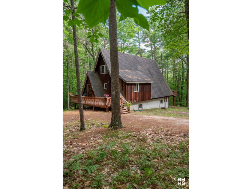 Welcome to 'Windsong', a quintessential original Adirondack - photo 25