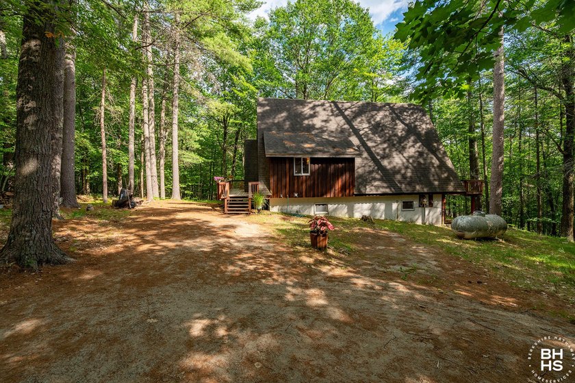 Welcome to 'Windsong', a quintessential original Adirondack - photo 27