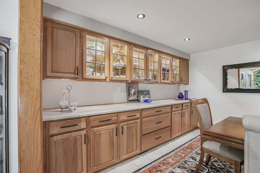 Welcome to Hideaway Hills and this spacious, beautifully updated - photo 15
