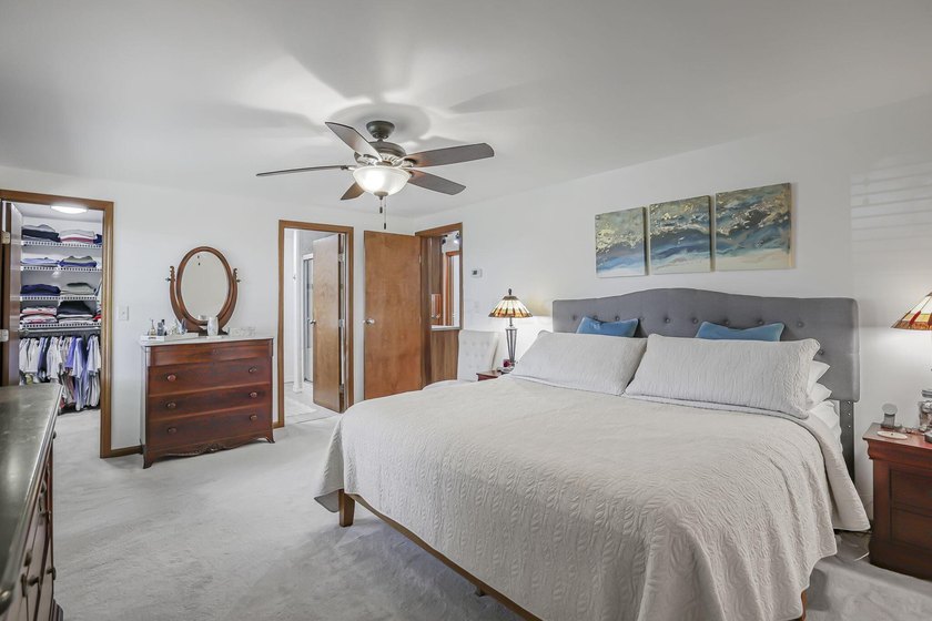 Welcome to Hideaway Hills and this spacious, beautifully updated - photo 34