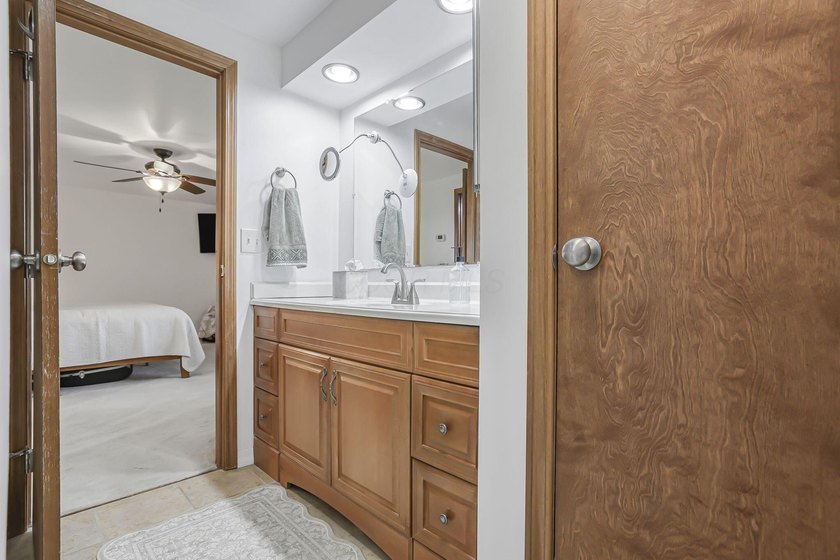 Welcome to Hideaway Hills and this spacious, beautifully updated - photo 36