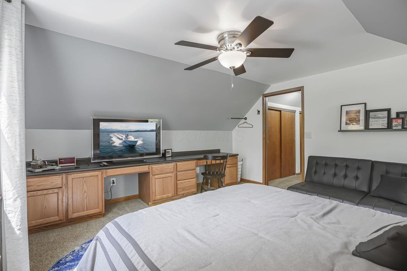 Welcome to Hideaway Hills and this spacious, beautifully updated - photo 44