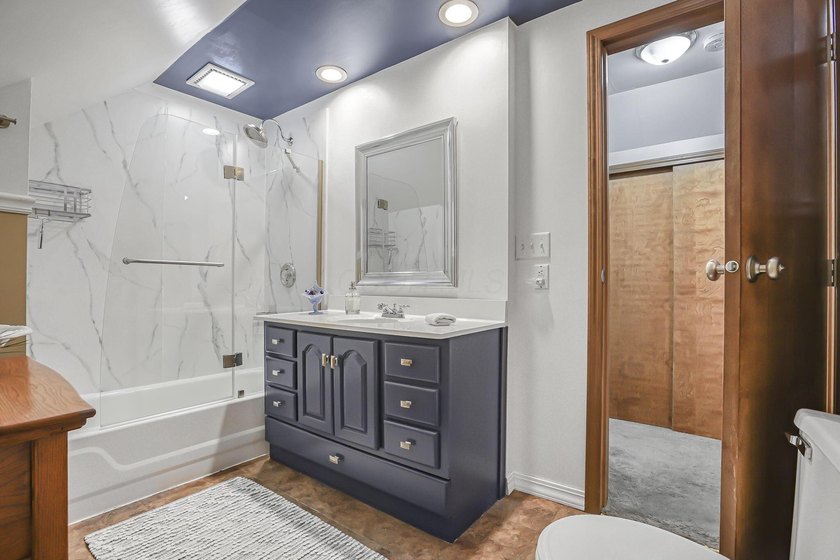 Welcome to Hideaway Hills and this spacious, beautifully updated - photo 49