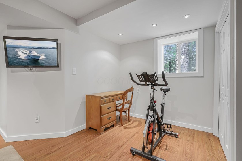 Welcome to Hideaway Hills and this spacious, beautifully updated - photo 54