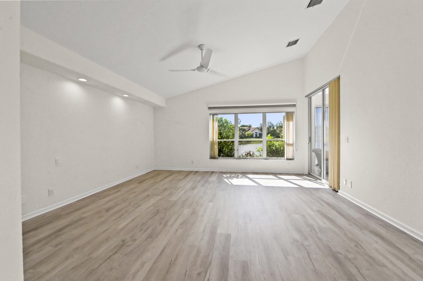 Welcome to a beautifully bright and thoughtfully updated Boynton - photo 15
