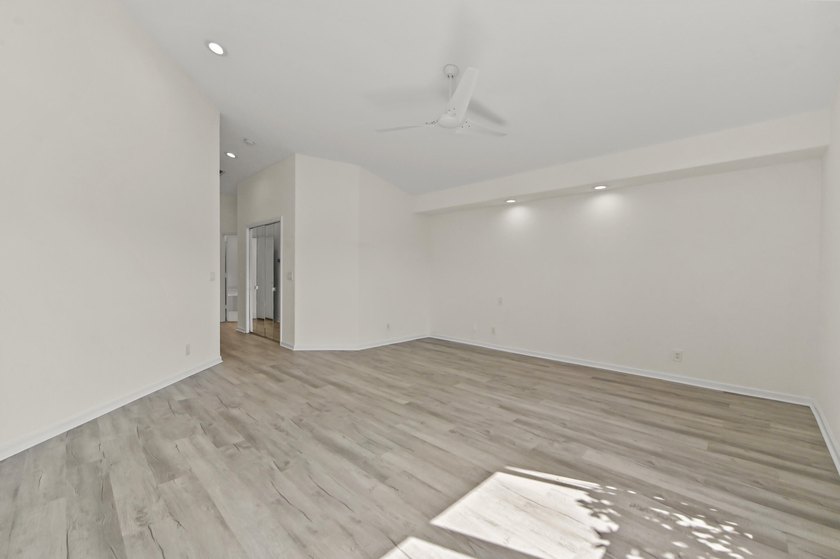 Welcome to a beautifully bright and thoughtfully updated Boynton - photo 16