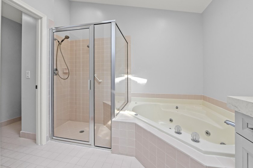 Welcome to a beautifully bright and thoughtfully updated Boynton - photo 18