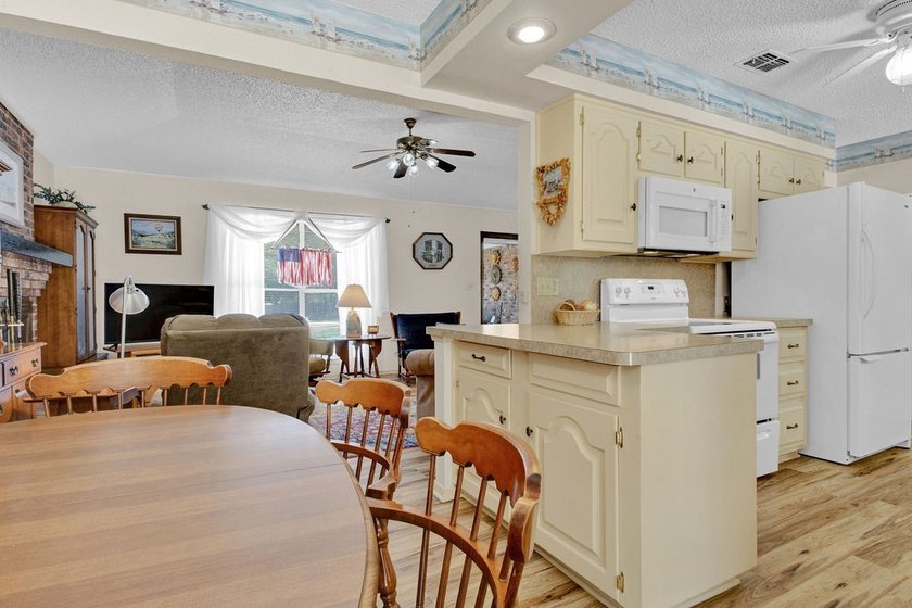 Charming traditional 3-bedroom, 2-bath home offering 1,448 - photo 10