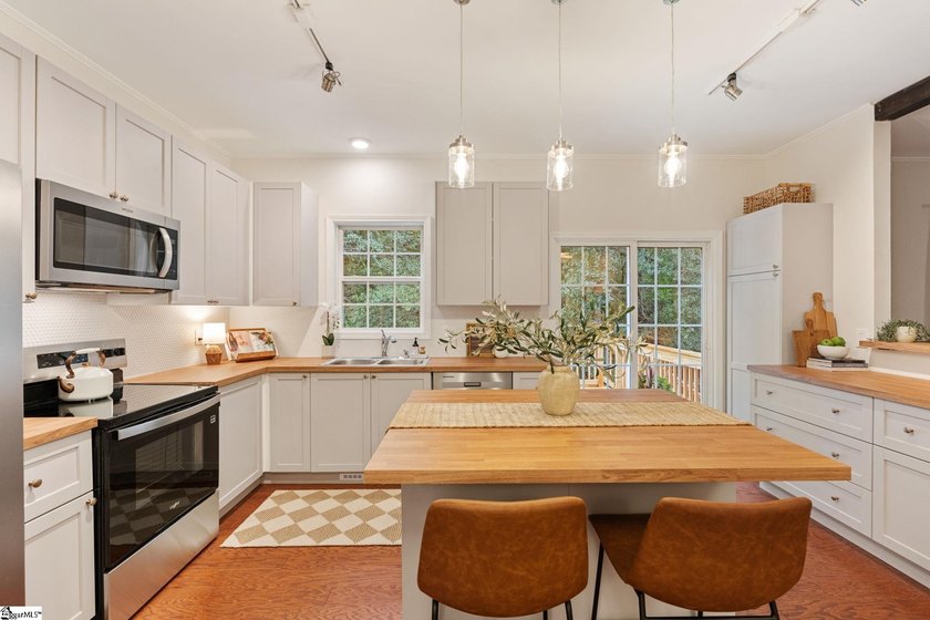 Call Jason Sox for a private showing! Beautifully updated and - photo 11