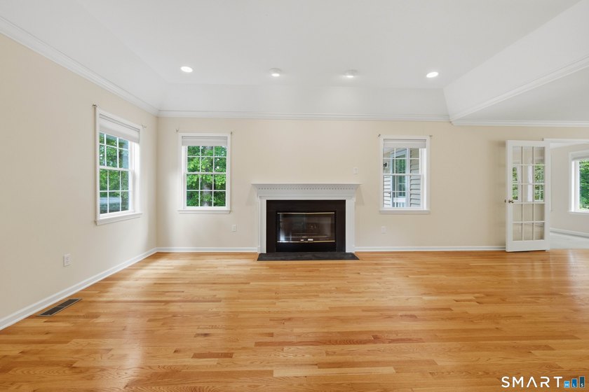 Welcome to 20 Pequot Court! These original owners have - photo 5