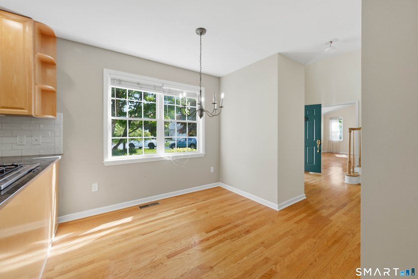 Welcome to 20 Pequot Court! These original owners have - photo 10