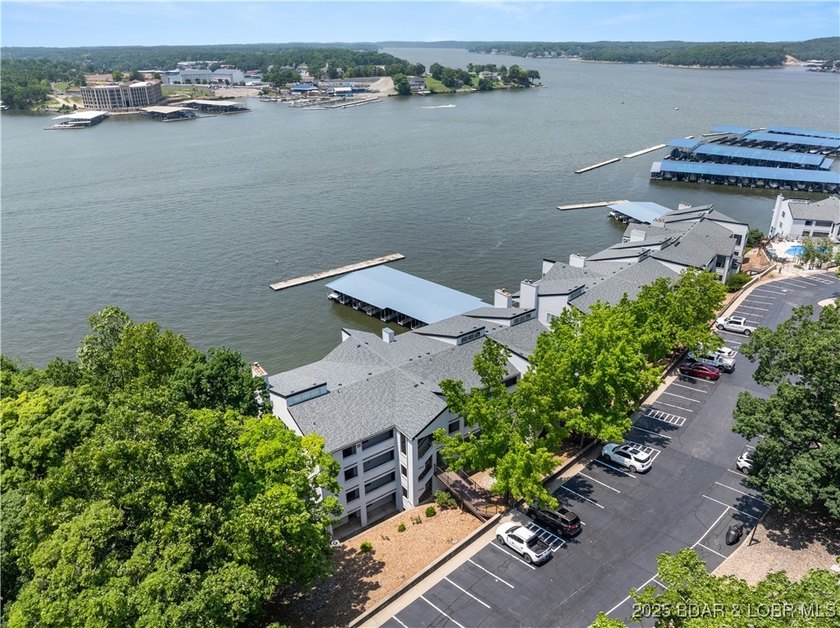 WHAT A VIEW! Freshly remodeled with custom showers and new - photo 3