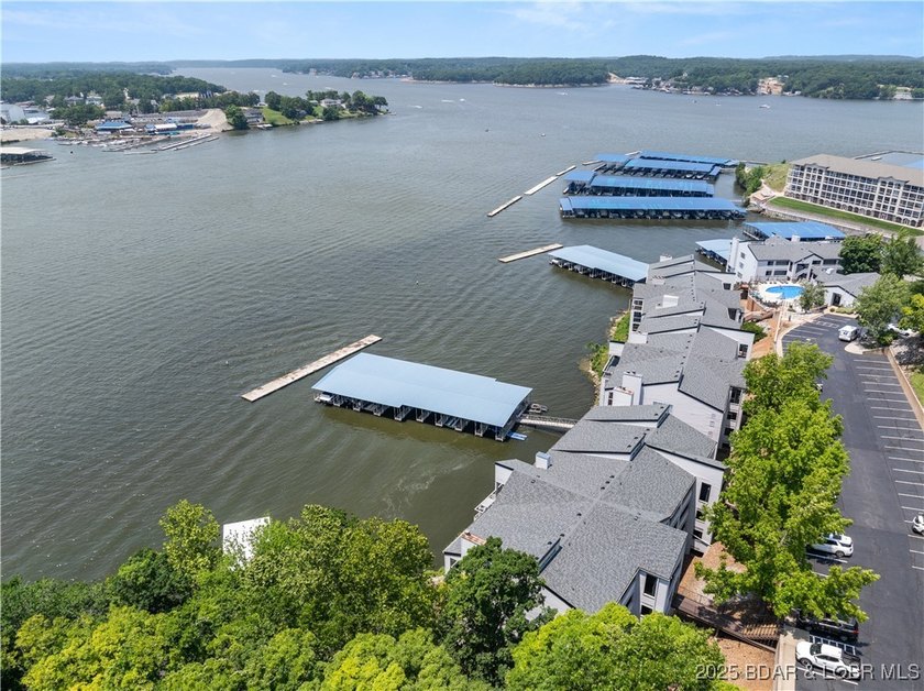 WHAT A VIEW! Freshly remodeled with custom showers and new - photo 5