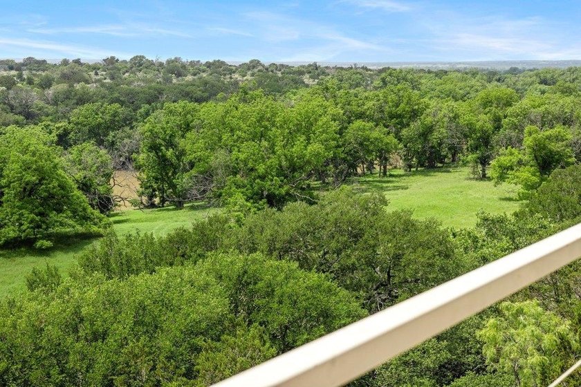 An exceptional opportunity to own a premier Colorado River ranch - photo 3