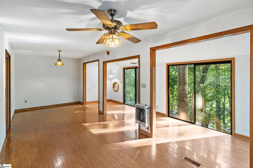 The home features 3 bedrooms, 2.5 bathrooms, and a spacious - photo 13