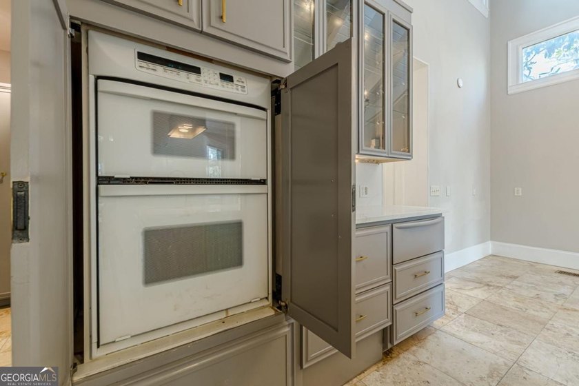 Beautiful four-sided brick home just steps from Woodward - photo 32
