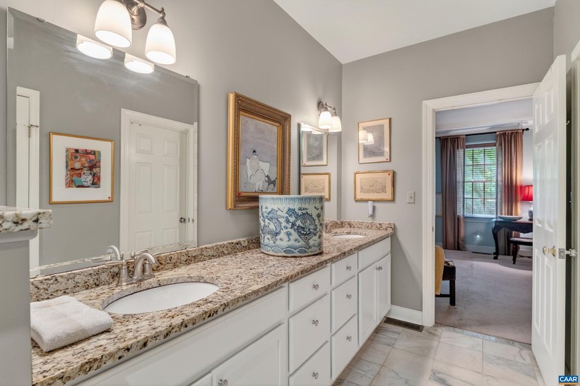 oBeautifully positioned home along the 8th fairway in Glenmore - photo 33