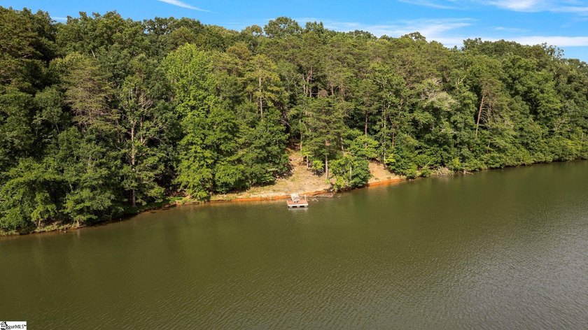 The home features 3 bedrooms, 2.5 bathrooms, and a spacious - photo 33