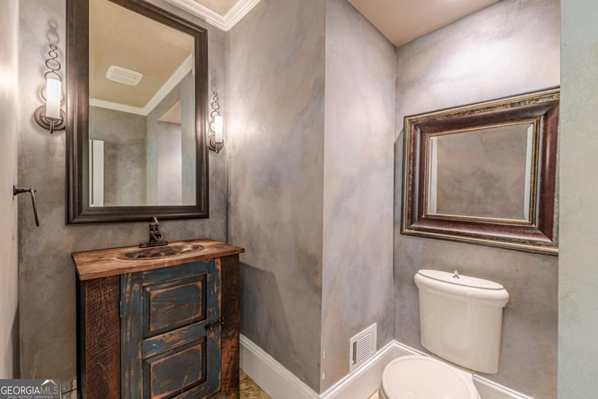 Beautiful four-sided brick home just steps from Woodward - photo 42