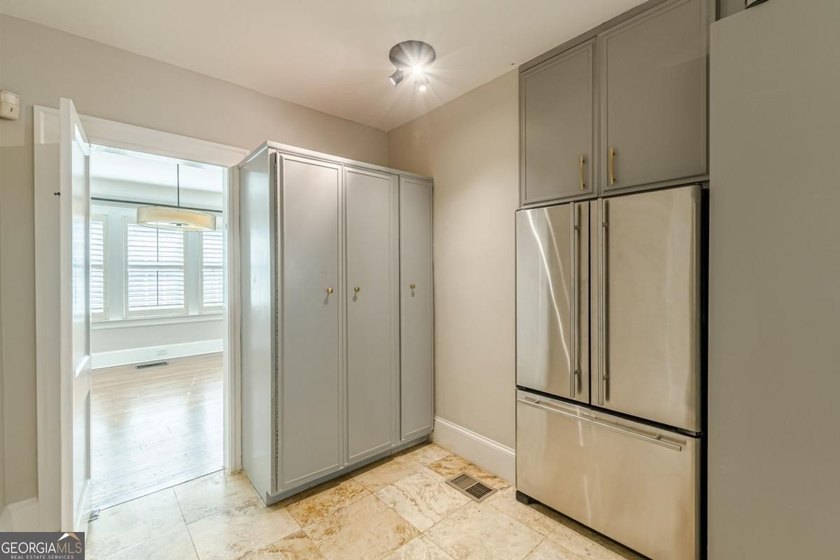 Beautiful four-sided brick home just steps from Woodward - photo 45