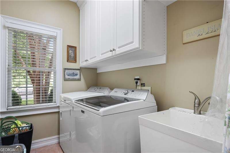 Welcome to this lovely custom ranch home with a bonus room! From - photo 16