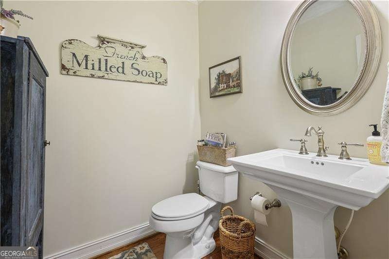 Welcome to this lovely custom ranch home with a bonus room! From - photo 17