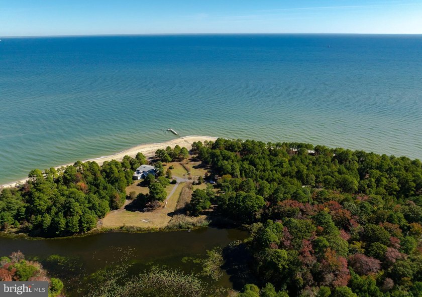 Nestled within the prestigious St. Jeromes subdivision, this - photo 22