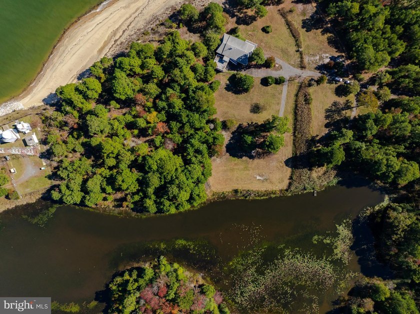 Nestled within the prestigious St. Jeromes subdivision, this - photo 26