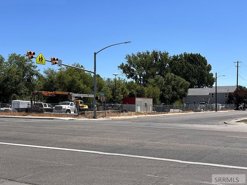 GREAT LOCATION FOR BUSINESS OPPORTUNITY! Property includes 2 - photo 31