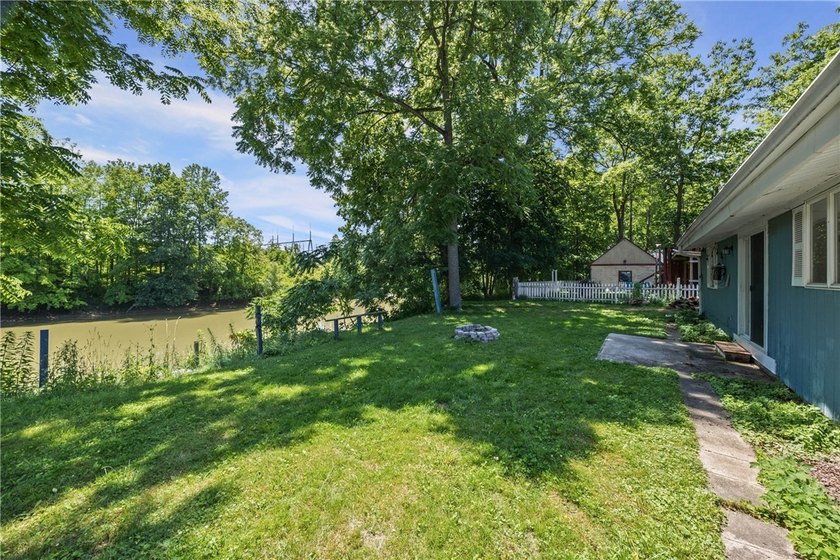WATERFRONT OPPORTUNITIES LIKE THIS DON'T COME AROUND OFTEN! - photo 33