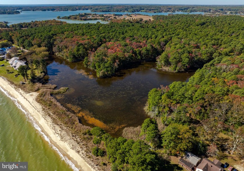 Nestled within the prestigious St. Jeromes subdivision, this - photo 39