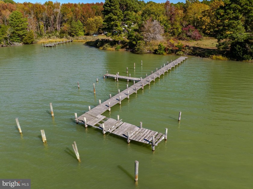 Nestled within the prestigious St. Jeromes subdivision, this - photo 48