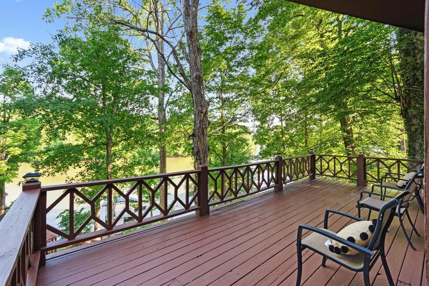 Enjoy lake life at its finest with this beautiful 4-bedroom - photo 15