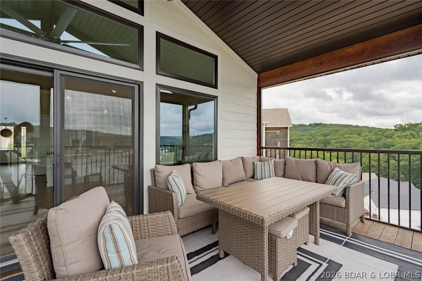 Prime Lake View Villa at The Villas at Tuscany! This barely used - photo 19