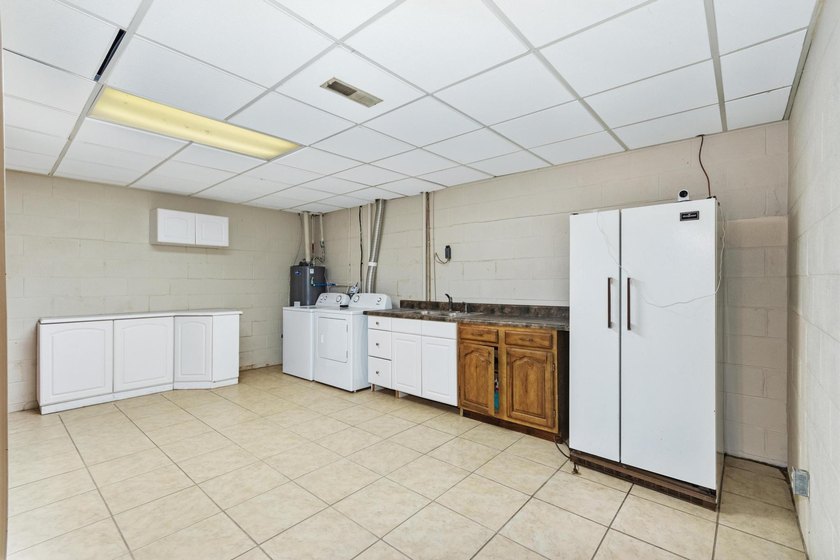 Enjoy lake life at its finest with this beautiful 4-bedroom - photo 22