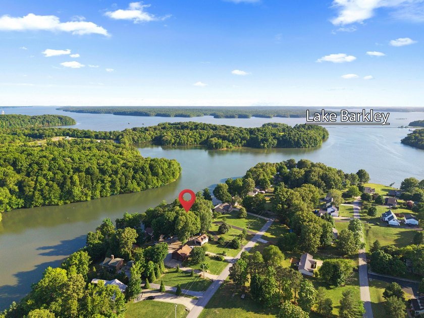 Enjoy lake life at its finest with this beautiful 4-bedroom - photo 33