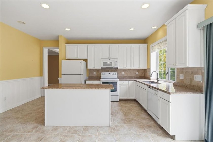 Welcome to Westford Woods! This beautifully maintained 4-bedroom - photo 13