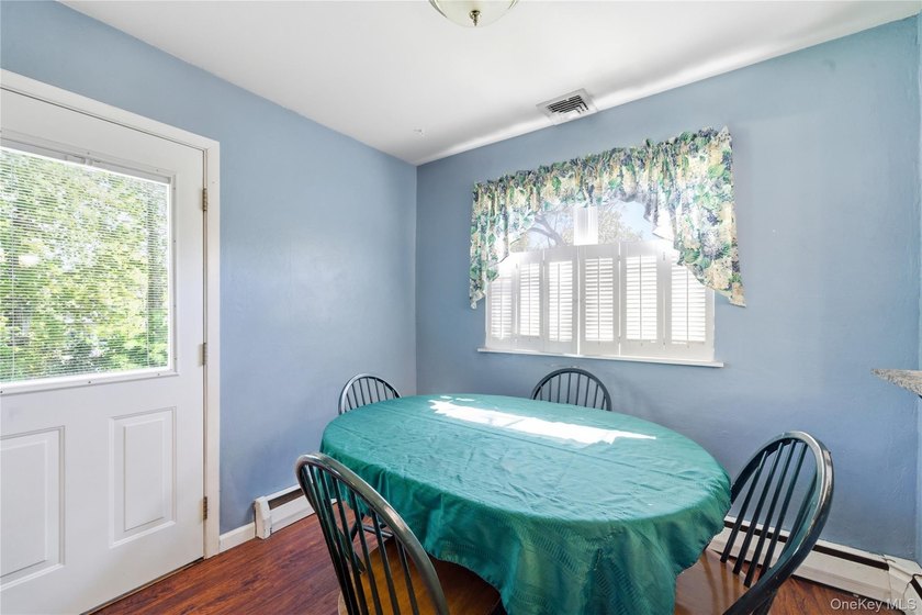 Welcome to this beautifully maintained home nestled in the heart - photo 18
