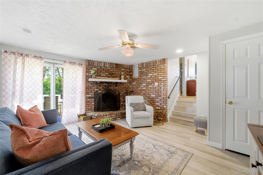 Welcome to this beautifully maintained home nestled in the heart - photo 29