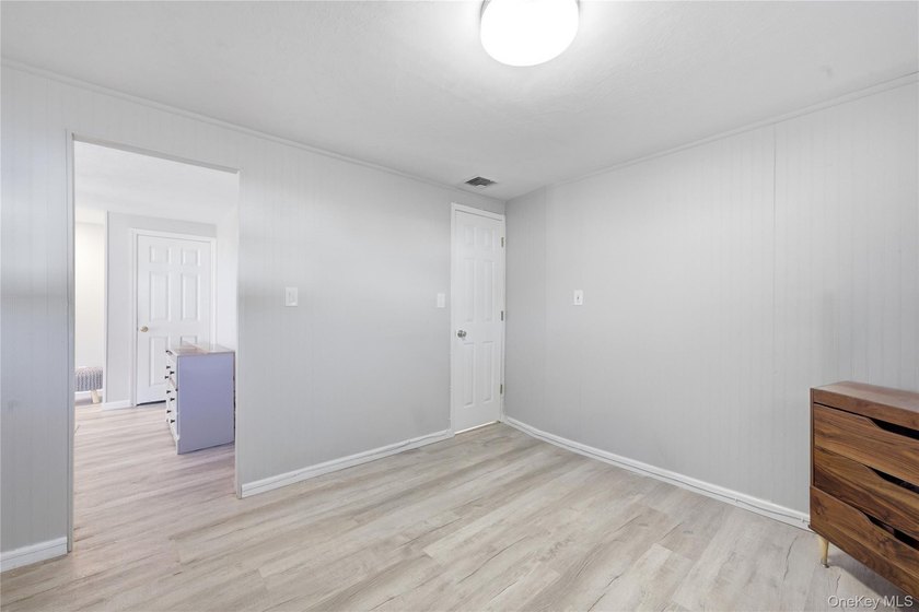 Welcome to this beautifully maintained home nestled in the heart - photo 31