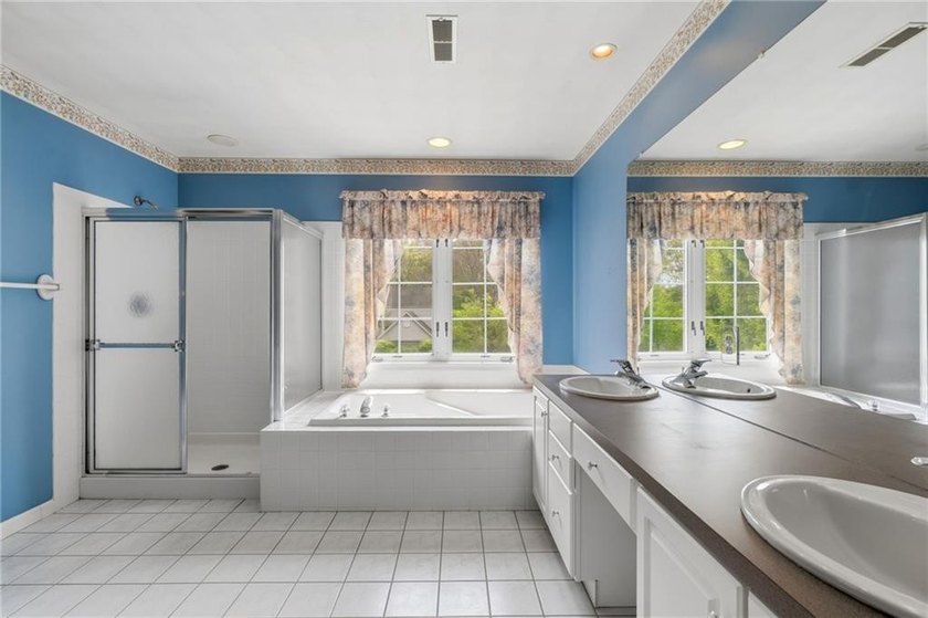 Welcome to Westford Woods! This beautifully maintained 4-bedroom - photo 33