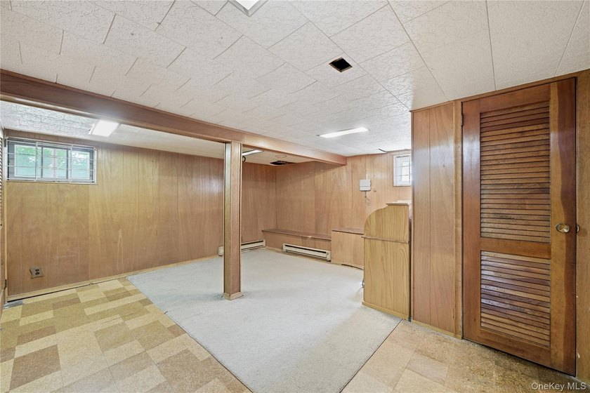 Welcome to this beautifully maintained home nestled in the heart - photo 34