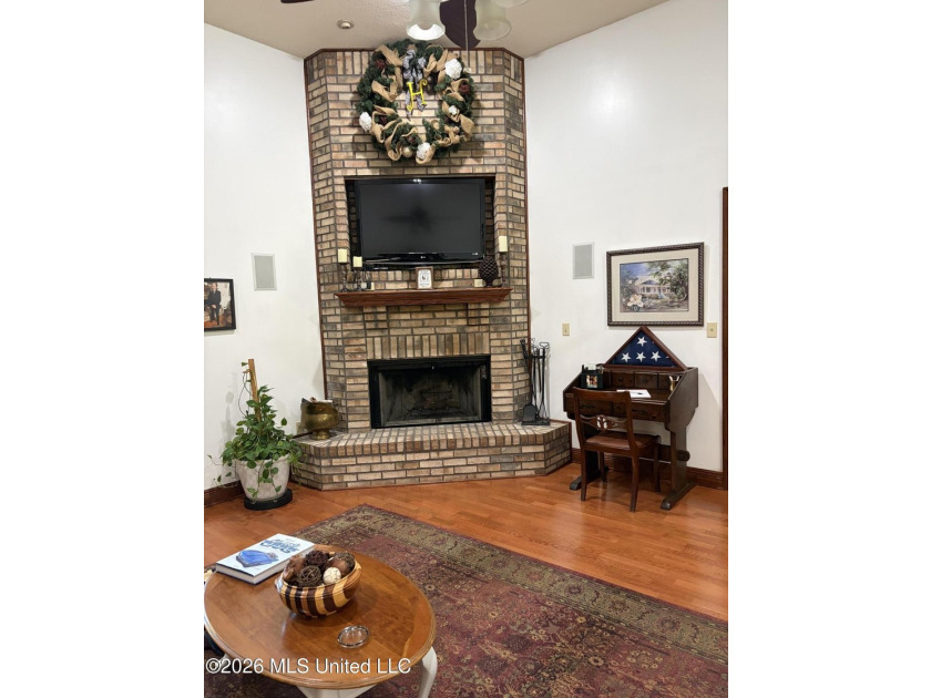 Escape to your own private 3 acre oasis! Beautiful Custom Built - photo 11