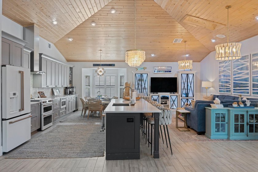 Resort-style living in Heritage Oaks. Located behind the 24-hour - photo 12