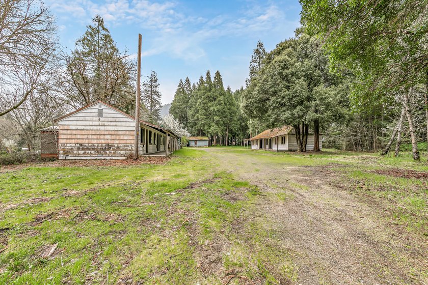 A rare, accessible Southern Oregon commercial/residential - photo 26