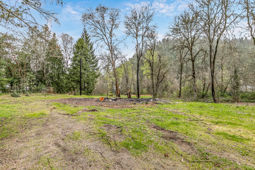 A rare, accessible Southern Oregon commercial/residential - photo 28